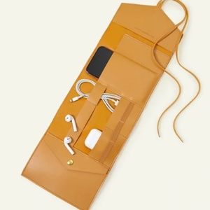 NWB Glass Ladder & Co. Katherine Tech Organizer Roll